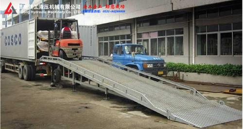 移動(dòng)式登車橋,，移動(dòng)式液壓登車橋